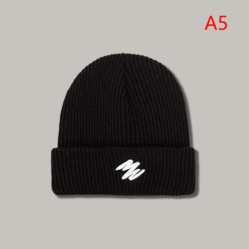 MONOCHROME - Streetsmart beanie line-up